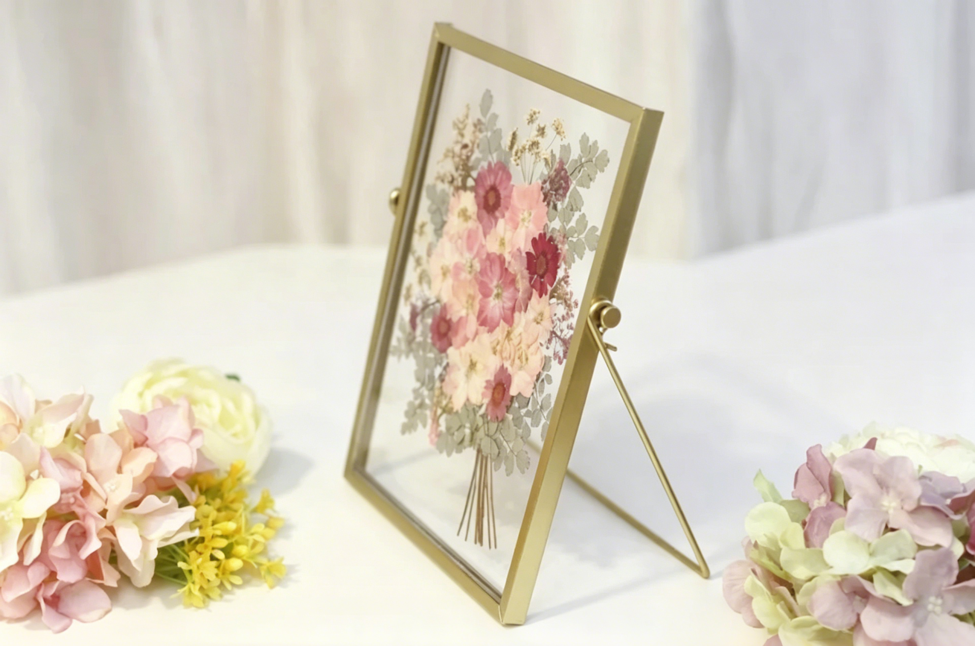 Gepresste Blume Herbarium Rahmen, Gold, 22,5 x 17,5 cm, Wanddekor, Acrylrahmen mit echten getrockneten Blumen