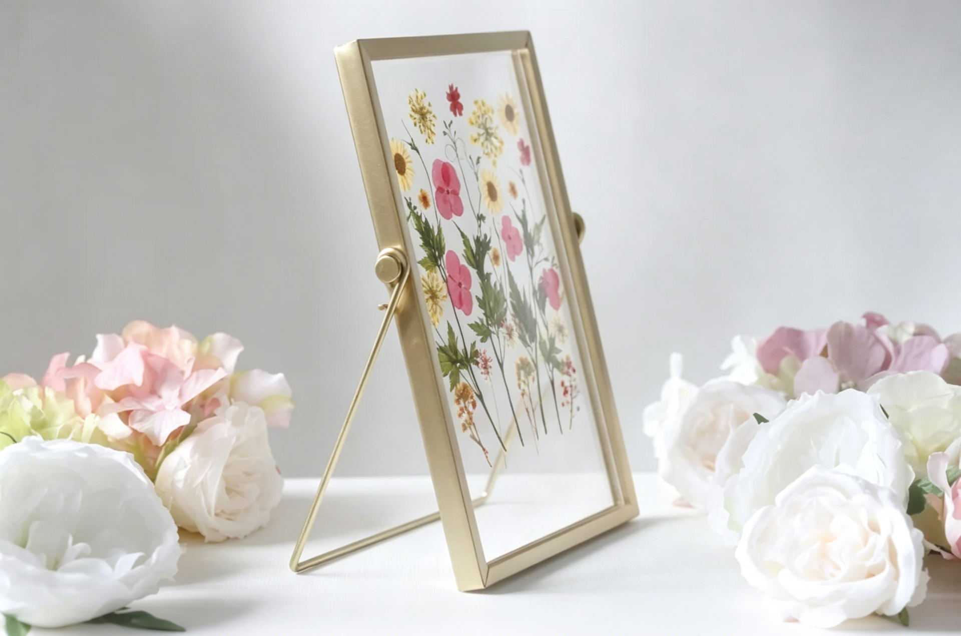 Acryl Bilderrahmen mit gepressten echten Blumen, Gold, 20,5 x 15,5 cm