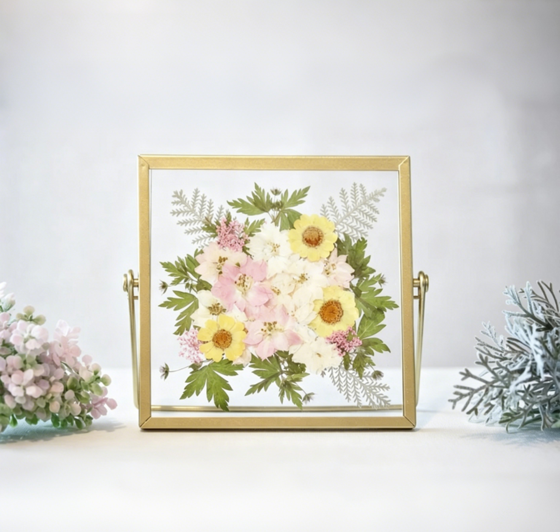 Gepresste Blume Herbarium Rahmen, Botanischer Rahmen, Blumenbild, Goldrahmen, 15x15 cm
