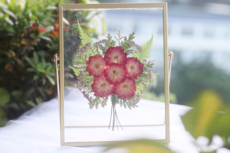 Gepresste Blumenrahmen, getrocknete echte Blumen, schwebender Rahmen, Gold, 22,5 x 17,5 cm