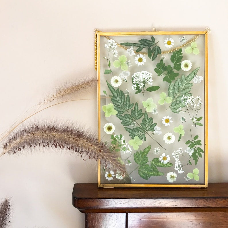 Getrockneter gepresster Blumenrahmen, hängender Goldwandbehang, Blumenstrauß, Weihnachtsgeschenk, Geschenk für sie, Geschenk für Mama, Blumengesteck