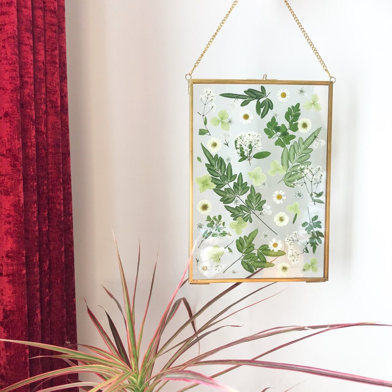 Getrockneter gepresster Blumenrahmen, hängender Goldwandbehang, Blumenstrauß, Weihnachtsgeschenk, Geschenk für sie, Geschenk für Mama, Blumengesteck