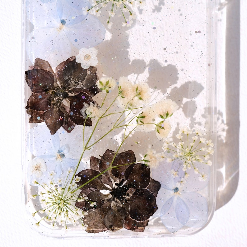Gepresste Blumen Handyhülle für iPhone 16 15 14 13 12 11 Pro Max 8 X XR, Samsung S21 S22 S23 S24 Ultra, Google Pixel 6 7 8 9 Pro – Transparente Hartschale