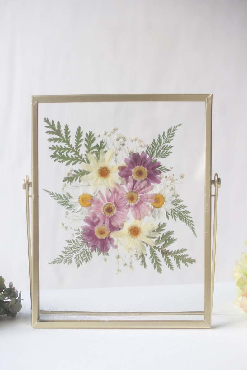 Gepresster Blumenrahmen, botanischer schwimmender Rahmen aus Acryl, getrocknete echte Blumen, Gold, H22,5 x B17,5 cm