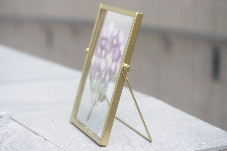 Handgepresster Blumenstrauß in Acrylrahmen Gold, Wohndekor, 20,5x15,5 cm