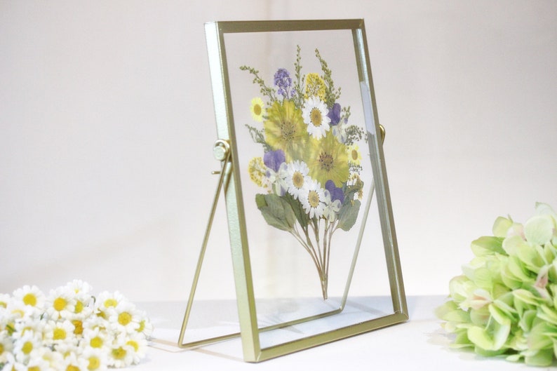Goldener Blumenstrauß Bilderrahmen, gepresste echte Blumen, Acryl Herbarium Rahmen, 20,5 x 15,5 cm