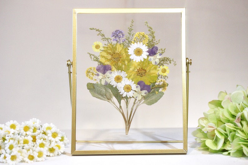 Goldener Blumenstrauß Bilderrahmen, gepresste echte Blumen, Acryl Herbarium Rahmen, 20,5 x 15,5 cm