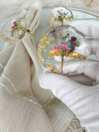 Goldene Harz-Serviettenringe mit echten Blumen, Hochzeitstischdeko, 4 cm Durchmesser