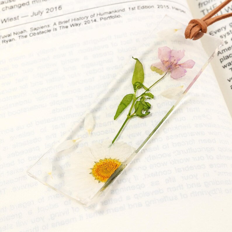 Echte Blume Lesezeichen mit Lederquaste, handgefertigt, transparentes Harz