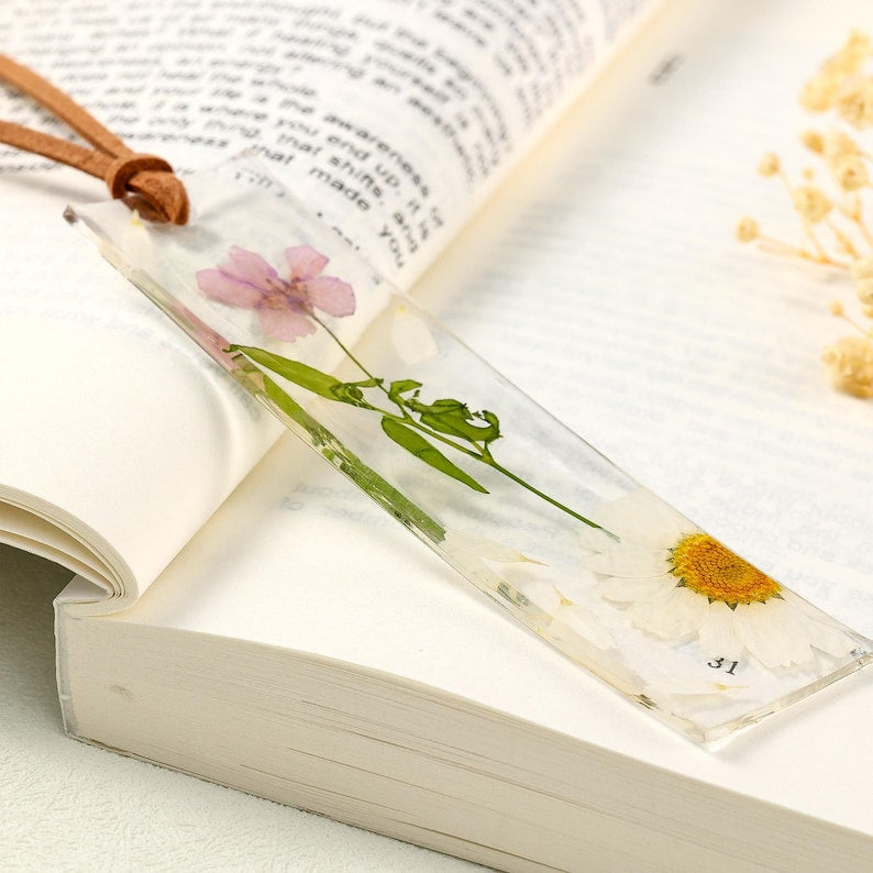 Echte Blume Lesezeichen mit Lederquaste, handgefertigt, transparentes Harz