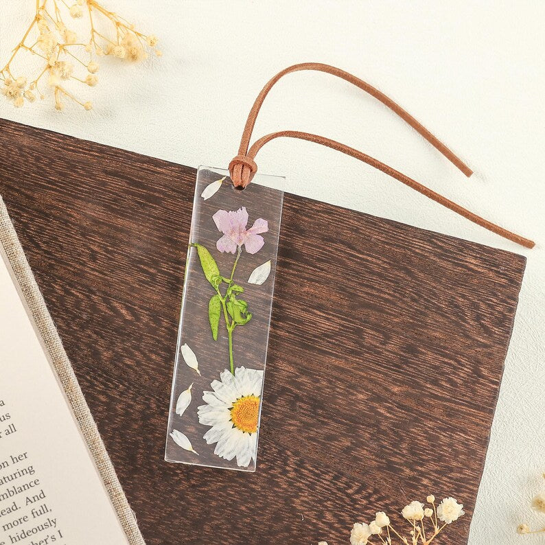 Echte Blume Lesezeichen mit Lederquaste, handgefertigt, transparentes Harz