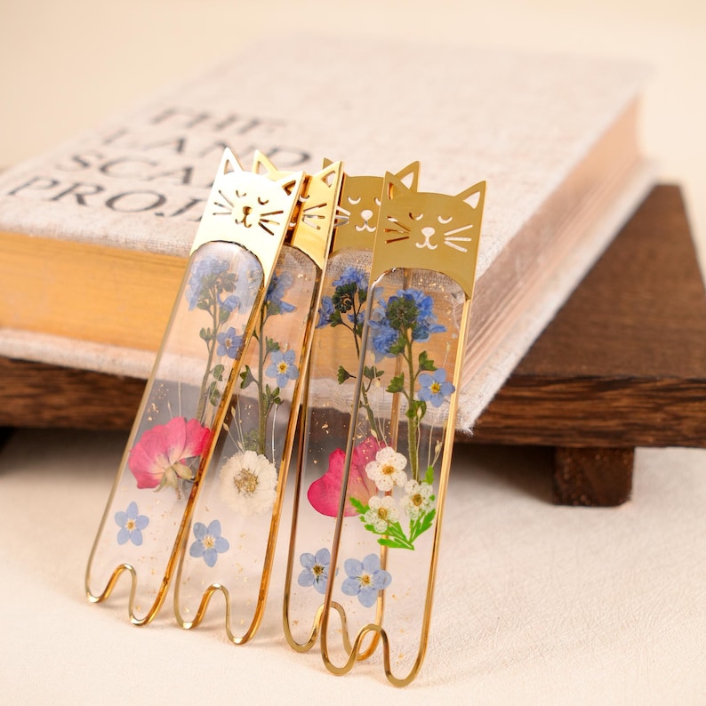 Katzen Lesezeichen mit Geburtsmonat Blume, Echte Gepresste Blume Lesezeichen, Geschenk für Katzen Liebhaber, Buch Liebhaber, Metallrahmen