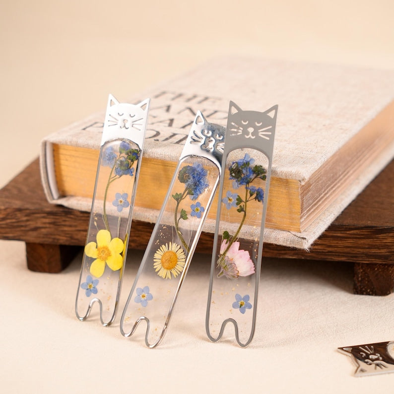 Katzen Lesezeichen mit Geburtsmonat Blume, Echte Gepresste Blume Lesezeichen, Geschenk für Katzen Liebhaber, Buch Liebhaber, Metallrahmen
