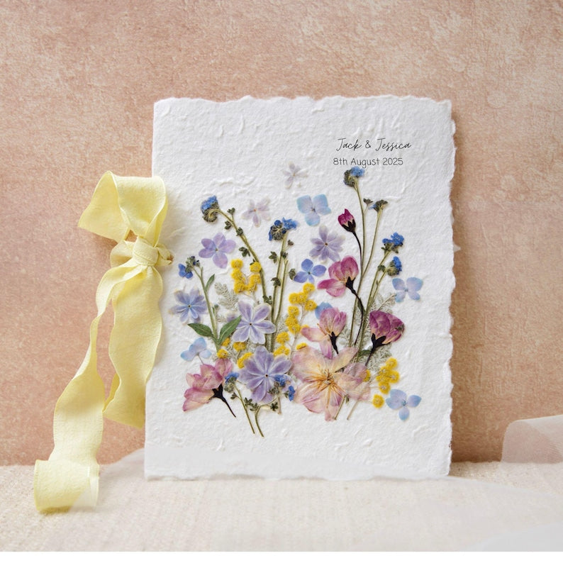 Blumenhochzeitskarte, handgemachte botanische Hochzeitseinladung mit echten gepressten Blumen, 15x20cm