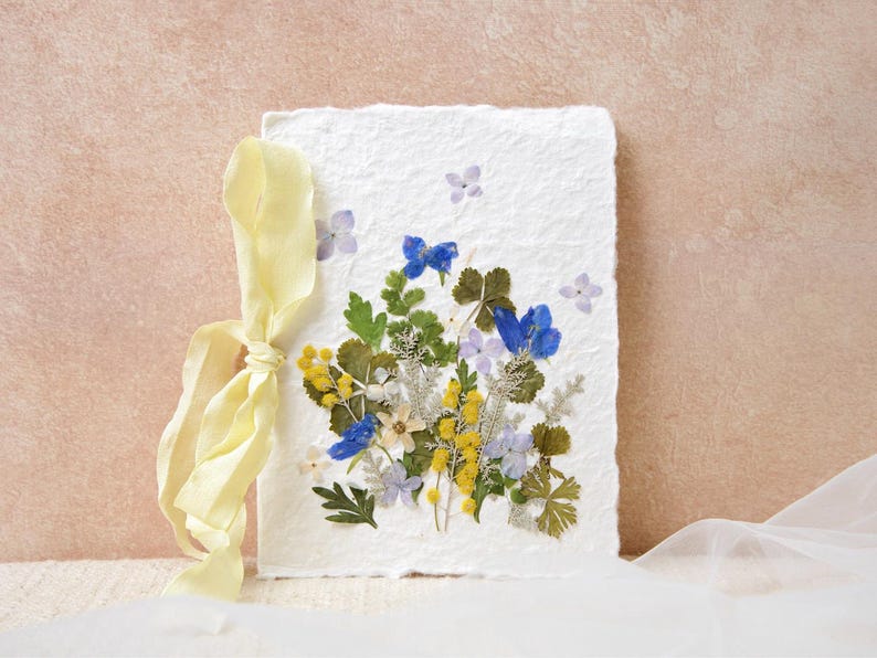 Handgepresste Blumen Karte, Botanische Hochzeitseinladung, 15x20cm, Strukturpapier, mit Umschlag