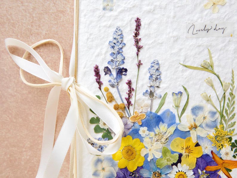 Handgepresste Blumen Karte, Botanische Hochzeitseinladung, 15x20cm, Strukturpapier, mit Umschlag
