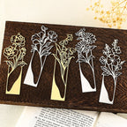 Metal Lesezeichen mit Geburtsblumenmotiv und echten Trockenblumen, Geschenk für Bücherliebhaber
