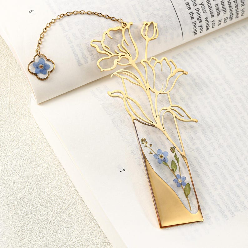 Metal Lesezeichen mit Geburtsblumenmotiv und echten Trockenblumen, personalisierbares Geschenk für Bücherliebhaber, Geburtstagsgeschenk