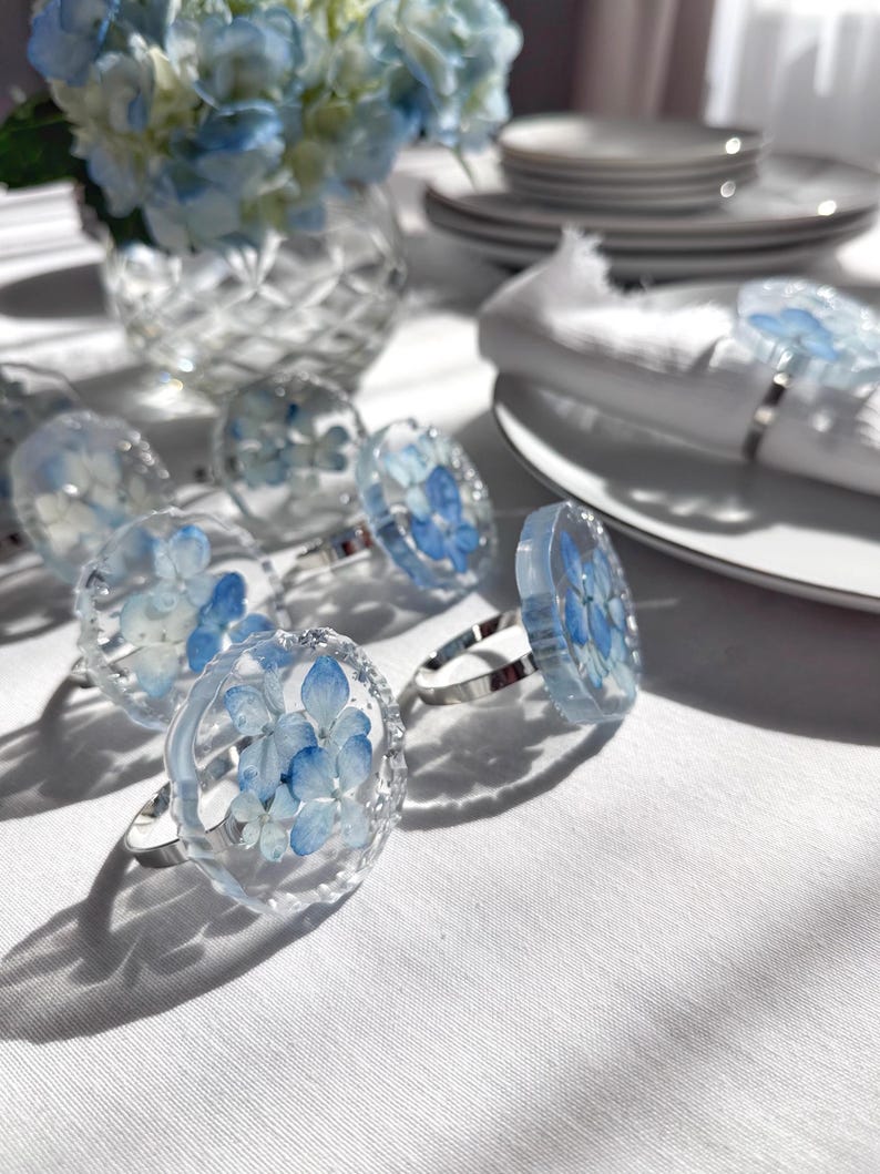Silber Serviettenringe mit Blauer Blume Hortensie, Handgefertigt, 4 cm Ringdurchmesser