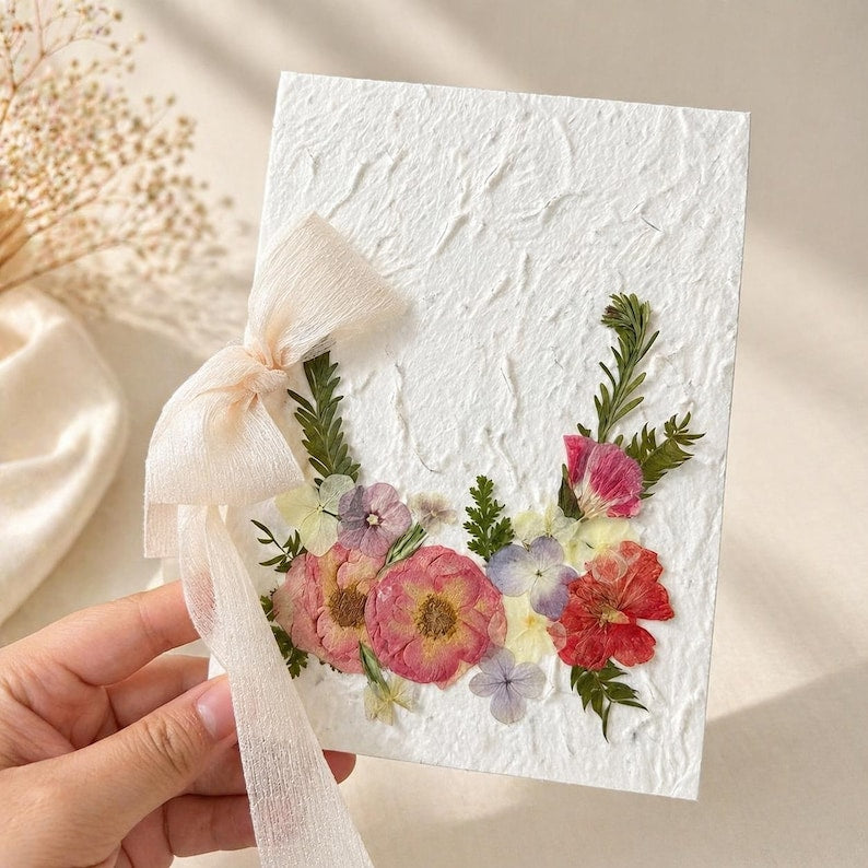 Grußkarte mit echten Trockenblumen, handgefertigte botanische Kunst, Hochzeitskarte, 20 x 14 cm