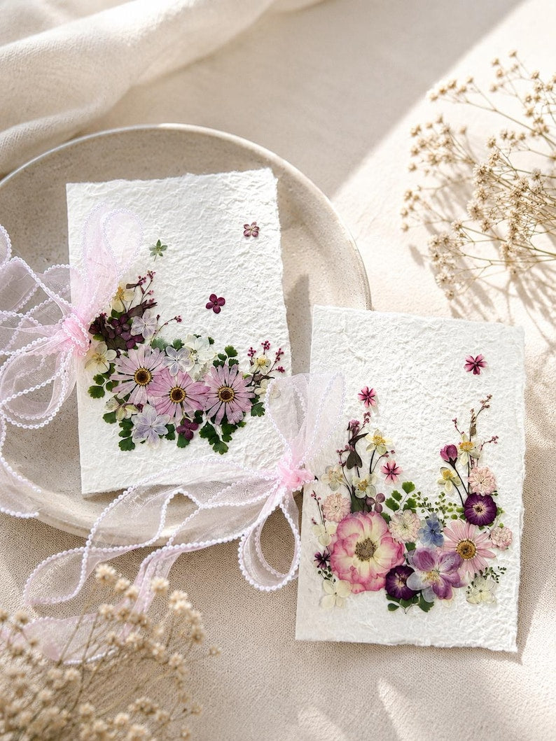 Hochzeitskarte mit echten gepressten Blumen | Handgemachte Grußkarte aus Baumwollpapier | Brautparty Geschenk