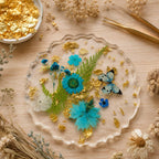 Handgemachter Resin-Untersetzer mit Getrockneten Blumen, Schmetterling und Goldflocken – Wohndekor