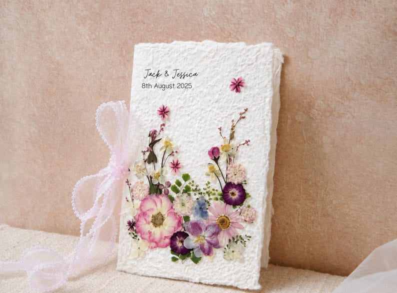 Hochzeitskarte mit echten gepressten Blumen | Handgemachte Grußkarte aus Baumwollpapier | Brautparty Geschenk