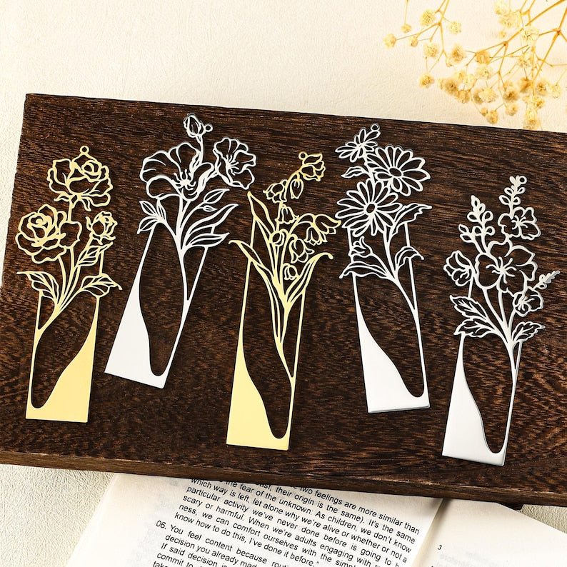 Lesezeichen mit Geburtsblume und Initialen, Metallrahmen mit konservierter Blume, personalisierte Gravur, Geschenk für Bücherliebhaber, Lehrer, Schulanfang, Abschluss, Geburtstag, Weihnachten