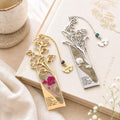 Lesezeichen mit Geburtsblume und Initialen, Metallrahmen mit konservierter Blume, personalisierte Gravur, Geschenk für Bücherliebhaber, Lehrer, Schulanfang, Abschluss, Geburtstag, Weihnachten