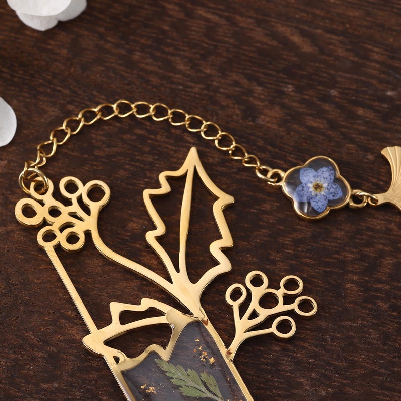 Lesezeichen mit Geburtsblume, handgefertigtes Harz-Lesezeichen mit Initialen, Geschenk für Leser, Studenten und Lehrer
