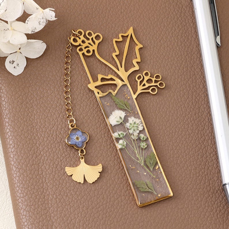 Lesezeichen mit Geburtsblume, handgefertigtes Harz-Lesezeichen mit Initialen, Geschenk für Leser, Studenten und Lehrer